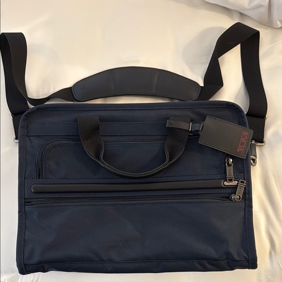 Tumi Blue Messenger Bag Durable and Minimalist - Picture 4 of 9